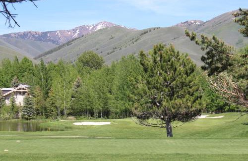 Elkhorn Village Hotel | Elkhorn Angani 81
