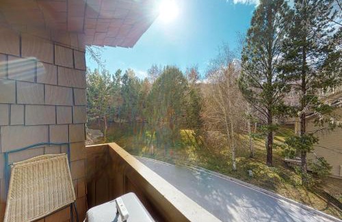 Elkhorn Village Hotel | Elkhorn Angani 81
