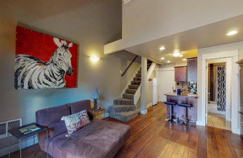 Elkhorn Village Hotel | Elkhorn Angani 81