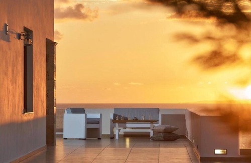 Kalamaki Apartment | Elkysti Crete Deluxe Apartment "Stella"