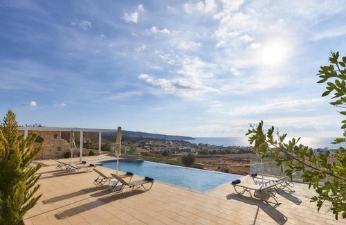 Kalamaki Apartment | Elkysti Crete Deluxe Apartment "Stella"