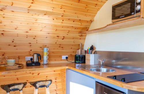 Cowan Bridge Apartment | Ellerbeck Luxury Pod with Hot Tub at Fell View Park Kirkby Lonsdale