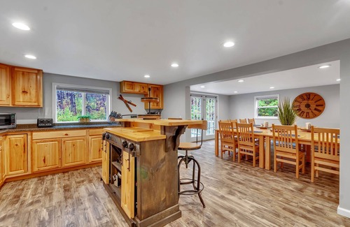 Salamanca Ski Chalet | Ellicottville Chalet 3 Miles From Village on a secluded lot w/pond