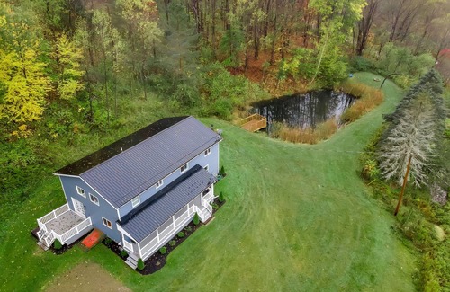 Salamanca Ski Chalet | Ellicottville Chalet 3 Miles From Village on a secluded lot w/pond