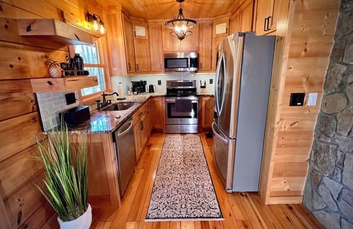 Ellijay Cabin | Ellijay Cabin - Cozy Fall Hideaway + Hot Tub
