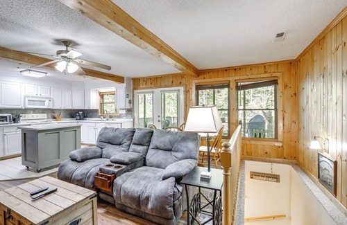 Ellijay Cottage | Ellijay Cottage w/Creek Access & Private Hot Tub!