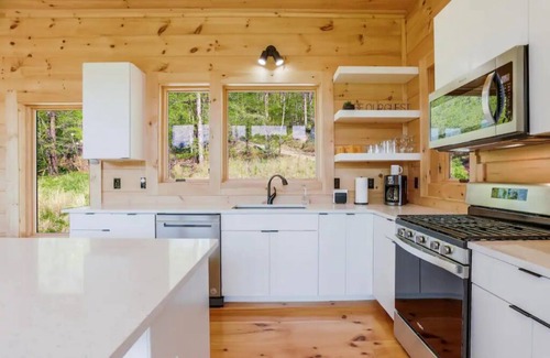 Ellijay Cabin | Ellijay Creek Front Modern Cabin on 7 Acres