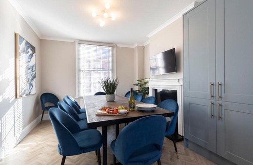 Cheltenham Apartment | Elliot Oliver - Laverham House - Stunning 6 Bedroom Regency House With Parking