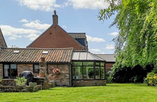 Freethorpe House | Elm Barn View