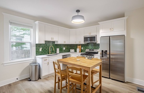 New Haven House | Elm City Escape - Modern + Cozy