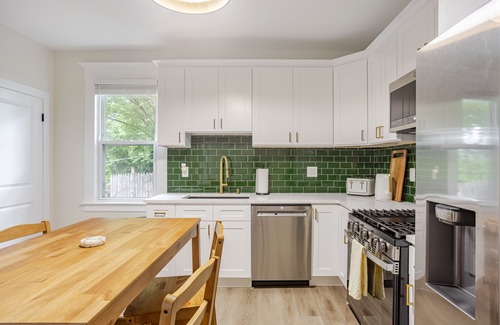 New Haven House | Elm City Escape - Modern + Cozy