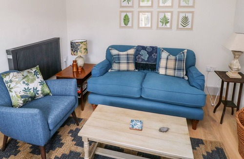 Llangwm Cottage | ELM COTTAGE, pet friendly, with open fire in Llangwm, Pembrokeshire
