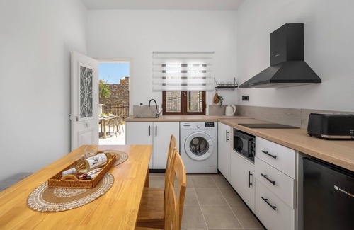 Symi Apartment | Elpidas ApartmentS In Symi