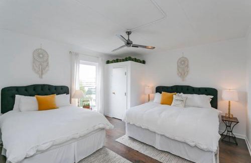 Nashville House | Elvis' Hotel But Modernized! 3 Beds, Pool, and FREE Parking