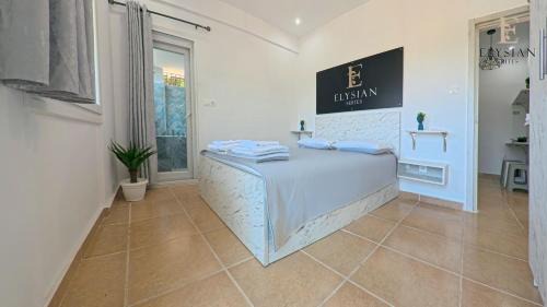Flogita Apartment | Elysian Luxury Suite N1