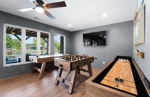 Mount Mourne House | Elysian Shores w/Heated Pool & Optional Boat Rental