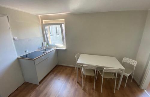 Krefeld Apartment | EMAS 6 Wohnung mit 3 Einzelbetten, Küche