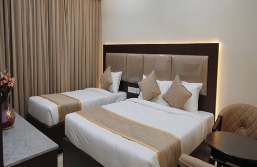 Thousand Lights Hotel | EMBASSY PARK Near US consulate