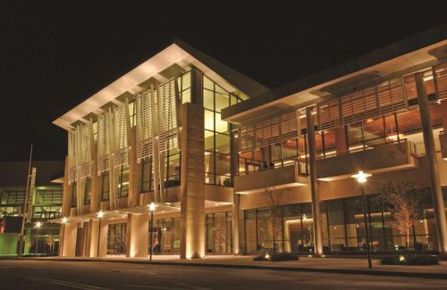 Highlands - Perkins Hotel | Embassy Suites Baton Rouge