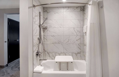 Alpharetta Hotel | Embassy Suites By Hilton Alpharetta Halcyon