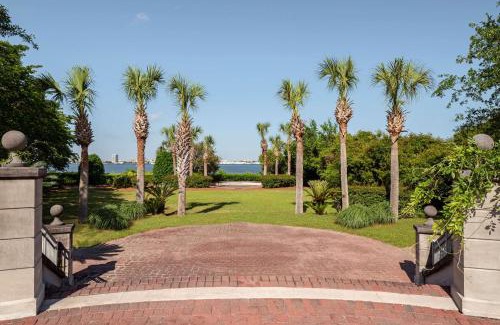 Charleston Hotel | Embassy Suites by Hilton Charleston Harbor Mt. Pleasant