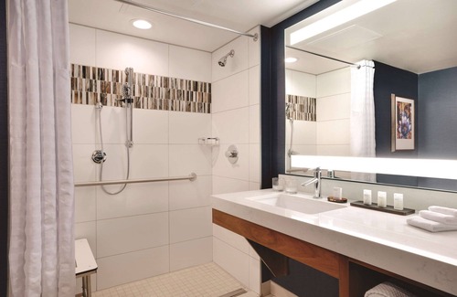 South Scottsdale Resort | Embassy Suites by Hilton Scottsdale Resort