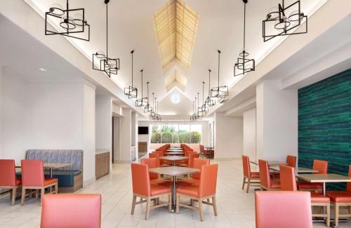 Tampa Hotel | Embassy Suites by Hilton Tampa Airport Westshore