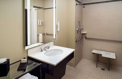 Downtown St. Louis Hotel | Embassy Suites by Hilton St. Louis Downtown
