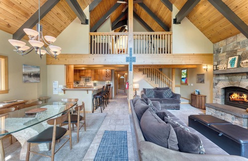 Tahoma Cabin | Ember by AvantStay | Majestic Entertainers Home w/Pine Tree Views