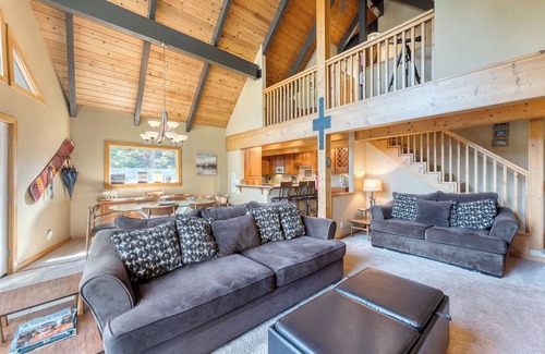 Tahoma Cabin | Ember by AvantStay | Majestic Entertainers Home w/Pine Tree Views