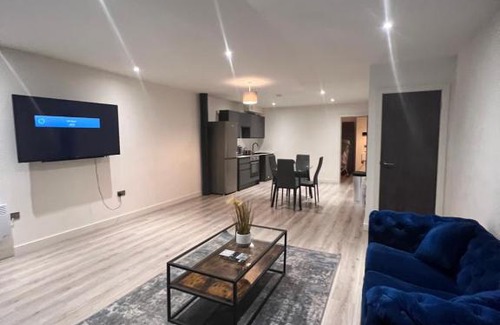 Bradford Apartment | Emerald Apartments - Duplex Suite CITY CENTRE