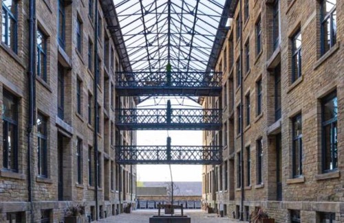 Bradford Apartment | Emerald Apartments - Duplex Suite CITY CENTRE
