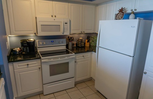 Panama City Beach Condo | Emerald Beach - 12th floor w/private balcony