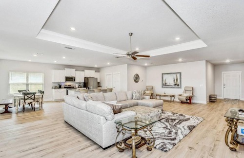 Gulf Breeze House | Emerald Coast Retreat