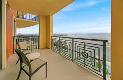 Destin Hotel | Emerald Grande 1 Bedroom Plus!