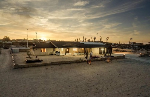 Twentynine Palms House | Emerald Haven! Alien Game Room - Pool - Spa - 15 Min to Joshua Tree Park!