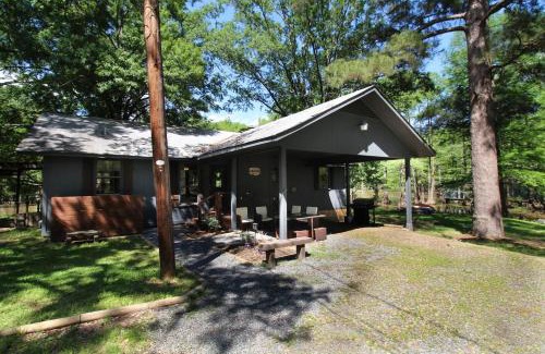 Shreveport House | Emerald Point Cabin Lakefront With Kayaks & Canoes