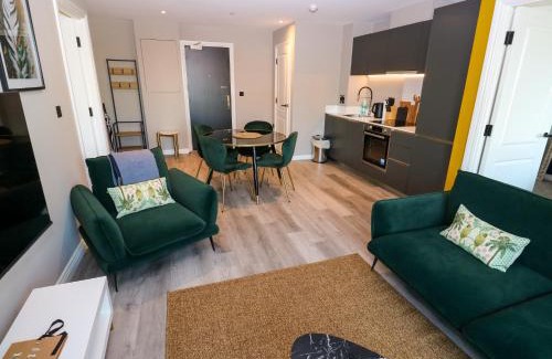 Holbeck Apartment | Emerald Retreat