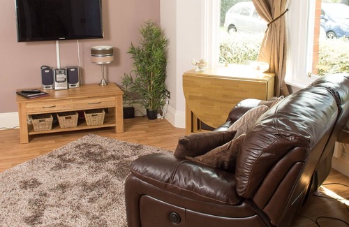 Edgbaston House | Emerald Suite Studio apartment in the center of Birmingham