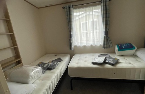 New Forest District Resort | Emma's Pad at Hoburne Naish - New Forest - Wheel chair Accessible with wetroom and ramp