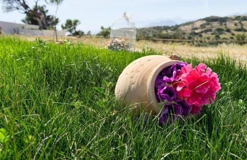 Triopetra House | Emmanuela House with garden and sea view