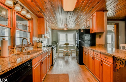Topsail Beach House | Emotional Rescue – Ground Floor, Big Views!