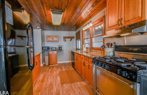 Topsail Beach House | Emotional Rescue – Ground Floor, Big Views!