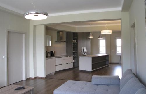 Inner City Budapest Apartment | Empire of Liberty