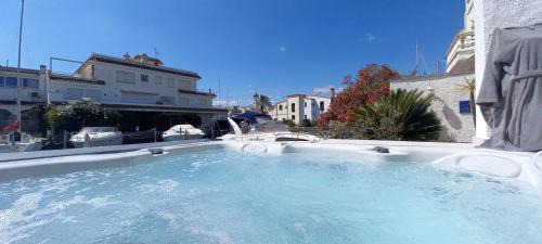 Empuriabrava Villa | Empuriabrava 500m de la plage de la Rubina
