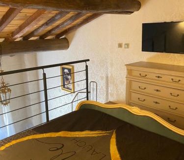 Vauvert Apartment | En Camargue, Gite Cosy climatisé jacuzzi en sus, proche lac et mer