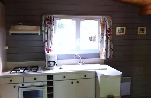 Biscarrosse Ski Chalet | En Chon Les Pins - Camping-Caravaning * - Chalet wood 30m2 2 bedrooms n° 29 SATURDAY/SATURDAY 4 to 5 people - 4 pers. included in the tariff