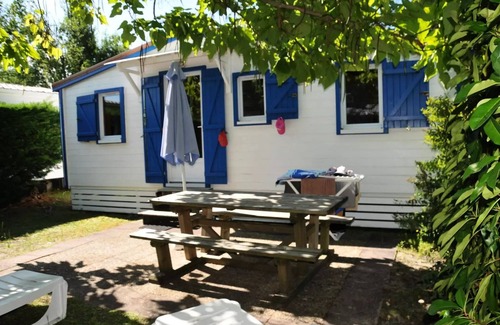 Biscarrosse Ski Chalet | En Chon Les Pins - Camping-Caravaning * - Chalet wood 30m2 2 bedrooms n° 63 SATURDAY/SATURDAY 4 to 5 people - 4 pers. included in the tariff
