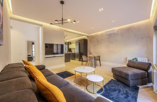 Palacio Apartment | En el corazón de Madrid, casa Moderna