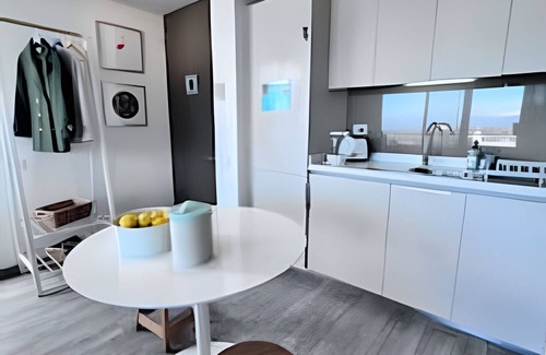 Apoquindo Apartment | En Los Dominicos, con azotea, 1D